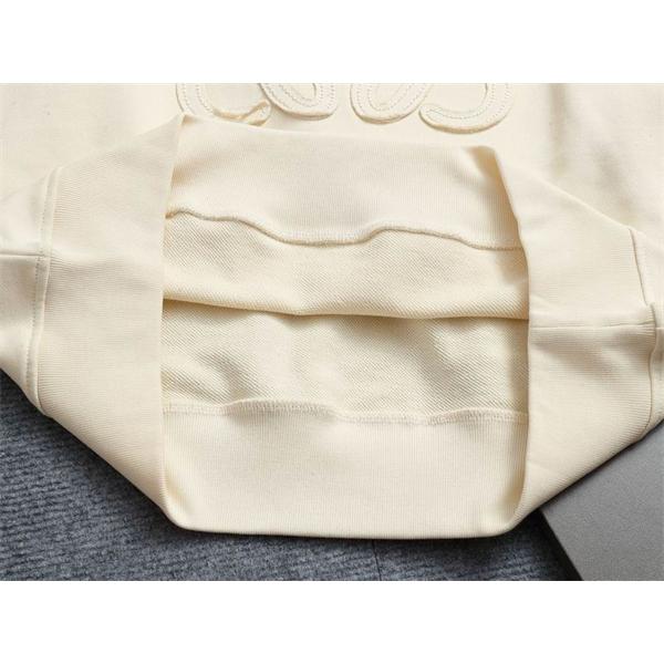 トレンド感漂う LOEWE ロエベ 偽物 立体ロゴ パーカー シンプルで上質なデザイン