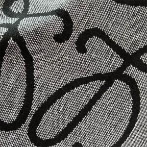 今季注目のモードスタイル ビッグアナグラムニット ロエベ LOEWE コピー 高品質モデル