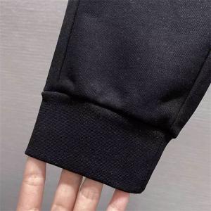 クールで洗練された印象 LOEWE ロエベ スーパーコピー ブラックセットアップ 2025秋冬トレンド