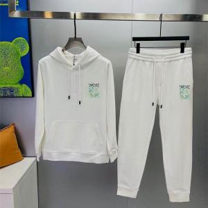 柔らかさ×上質感 LOEWE ロエベ 偽物 グリーンロゴ セットアップ 2025秋冬映えスタイル