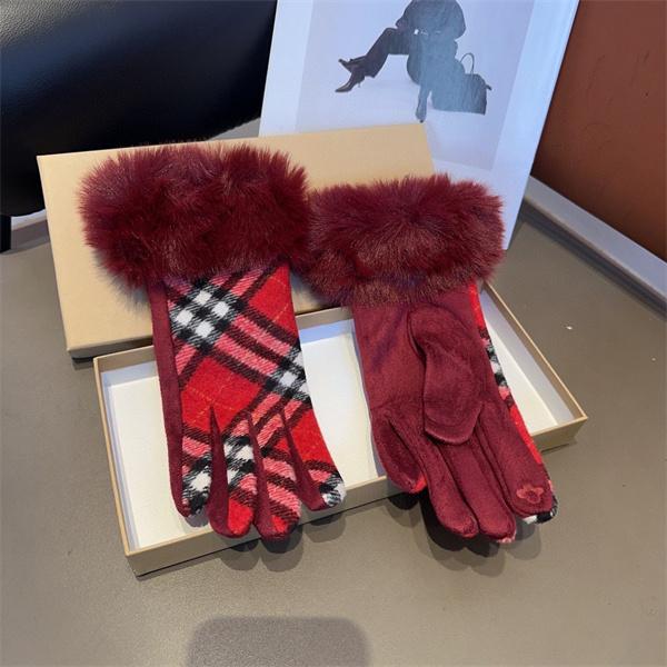 Burberry バーバリー コピー 激安 レディース グローブ チェック柄 ファー付き ウール 保温 冬 新作 エレガントデザイン
