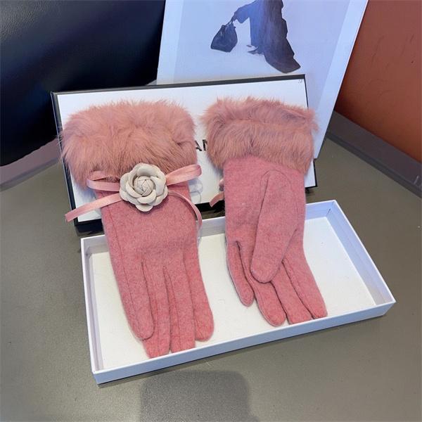 Chanel シャネル コピー 激安 レディース グローブ ファー付き カメリア リボン ウール素材 秋冬 新作 ピンク 高品質
