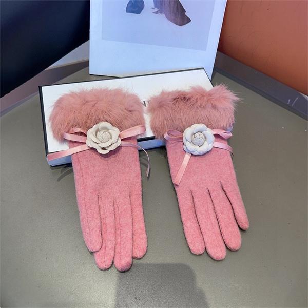 Chanel シャネル コピー 激安 レディース グローブ ファー付き カメリア リボン ウール素材 秋冬 新作 ピンク 高品質