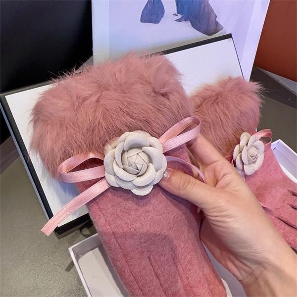 Chanel シャネル コピー 激安 レディース グローブ ファー付き カメリア リボン ウール素材 秋冬 新作 ピンク 高品質