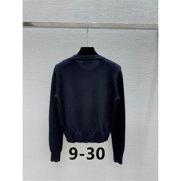 CELINE コピー 上品でクラシカルなグレー セリーヌ シンプル カーディガン 2025冬コーデ