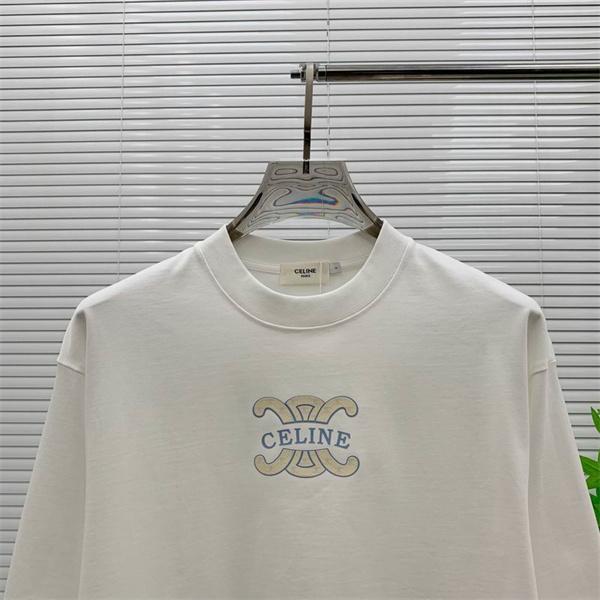 シックで都会的な印象 セリーヌ CELINE コピー 2025秋冬 トリオンフロゴ刺繍入り ブラック パーカー