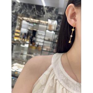 セリーヌ CELINE スーパーコピー 繊細で上品な光沢を纏う ハート＆パール ゴールドロング ピアス