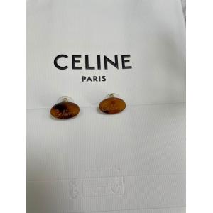  クラシックで上品な風合い セリーヌ CELINE コピー 2025秋冬新作 ロゴ エンボス オーバル ピアス