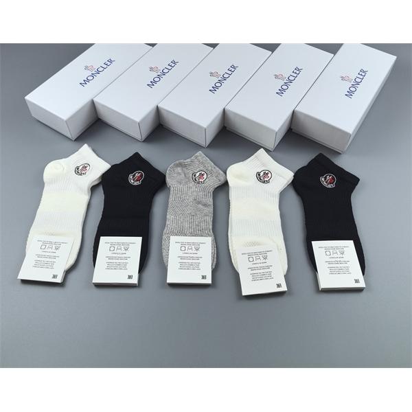 2025セール秋冬人気品のモンクレール靴下コピーMonclerの快適な高機能素材に拘る防寒ブランド コピー 激安(日本最大級)