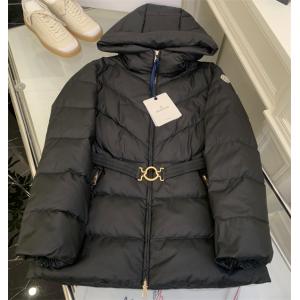 レビュー：シンプルで合わせやすいです。
細部までしっかりしています...