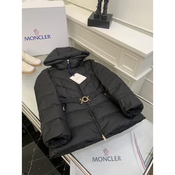 抜群の保温性を誇る最上級の素材を使用したモンクレール激安のレデイース　ダウンジャケット　MONCLER　ブラックブランド コピー 激安(日本最大級)