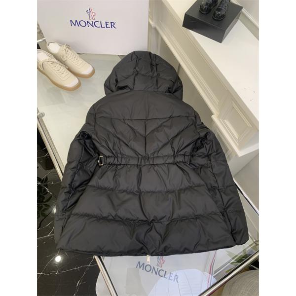 抜群の保温性を誇る最上級の素材を使用したモンクレール激安のレデイース　ダウンジャケット　MONCLER　ブラックブランド コピー 激安(日本最大級)