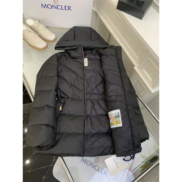 抜群の保温性を誇る最上級の素材を使用したモンクレール激安のレデイース　ダウンジャケット　MONCLER　ブラックブランド コピー 激安(日本最大級)