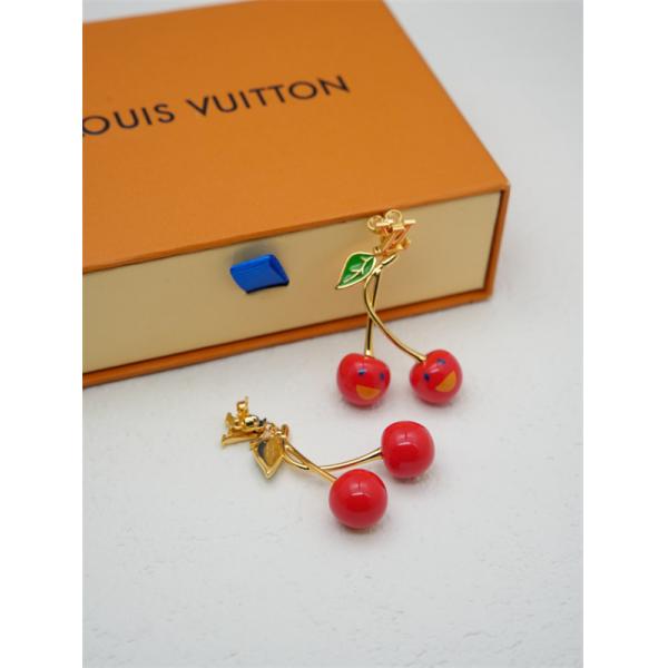 2025秋冬におすすめ着こなし ピアス ルイ ヴィトン 簡単にコーデをおしゃれに演出 LOUIS VUITTON 普段使いもオフィスもOKブランド コピー 激安(日本最大級)