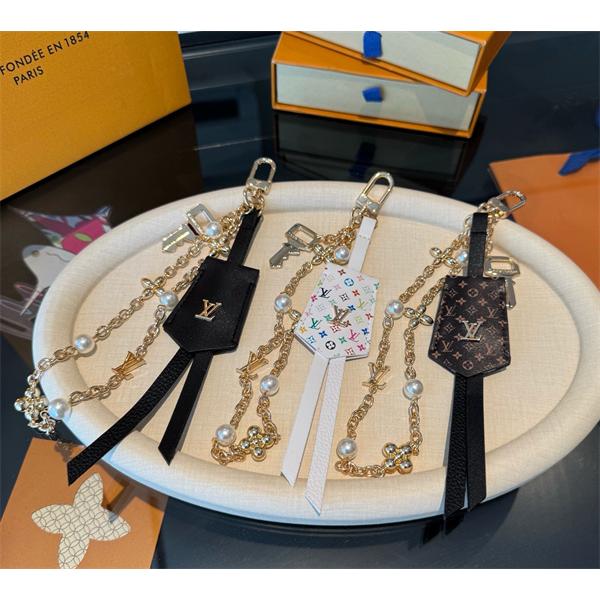 日々のコーデをトレンドに LOUIS VUITTON 軽やかなトレンドに合う  ルイ ヴィトンキーホルダーブランド コピー 激安(日本最大級)