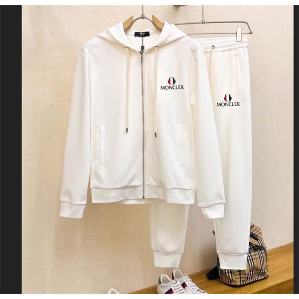 洗練された印象MONCLERモンクレールセットアップ偽物メンズブラックのフード付きスーパーコピーブランド激安通販 専門店