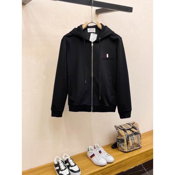 洗練された印象MONCLERモンクレールセットアップ偽物メンズブラックのフード付きスーパーコピーブランド激安通販 専門店