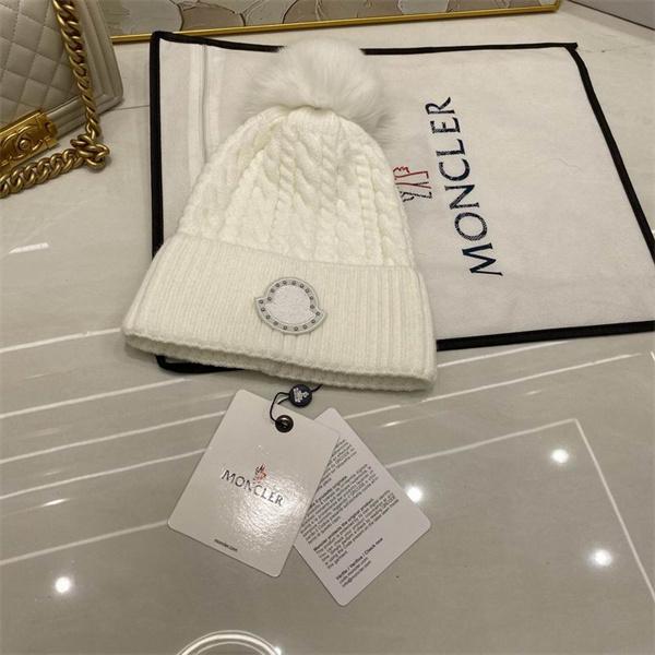 2025秋冬不可欠なモンクレールニット帽コピーMonclerの優しい肌触りの防寒ブランド コピー 激安(日本最大級)