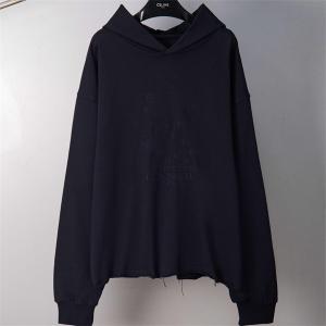 Maison Margiela コピー パーカー トーンロゴ エンボスデザイン ミニマル 入手困難 マルジェラ