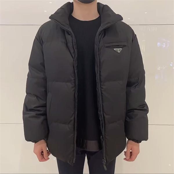 プラダ 偽物 ダウンジャケット メンズ 高品質 防寒 軽量 クラシック モード系 アウター PRADA