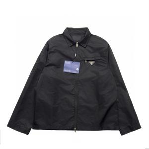 プラダ コピー ナイロン ジャケット モード感漂う 軽量 撥水 シンプル デザイン PRADA