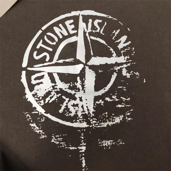 ストーンアイランド 長袖ｔシャツコピー 上質 ヴィンテージロゴ 人気 ブラック STONE ISLAND