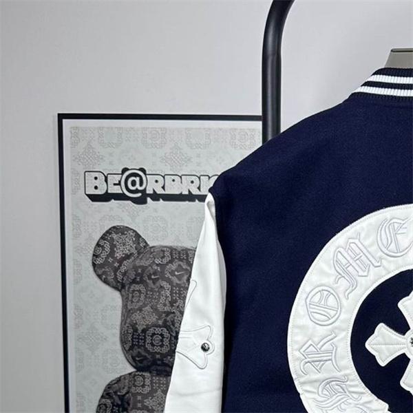 クロムハーツ 偽物 おしゃれ 重厚 レザースタジャン ブラック 入手困難 CHROME HEARTS