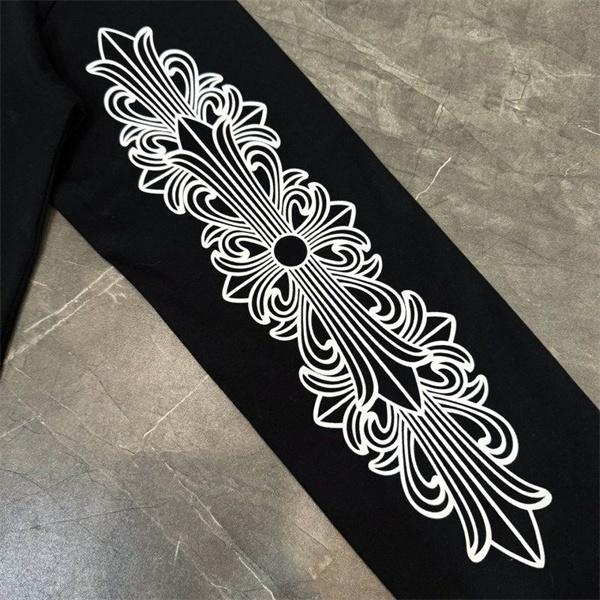 CHROME HEARTS コピー コンテンポラリー ストリート 長袖Tシャツ チェンドウリミテッドロゴ クロムハーツ