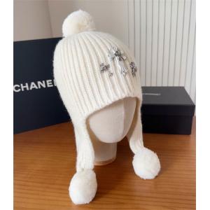 CHROME HEARTS コピー ポンポン付き クロスデザイン ニットキャップ 冬限定モデル クロムハーツ