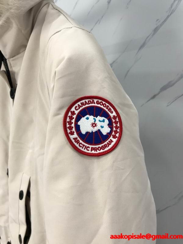 カナダグース Canada Goose 2025秋冬 ホワイト ロングダウンコート スーパーコピー 当店イチオシ
