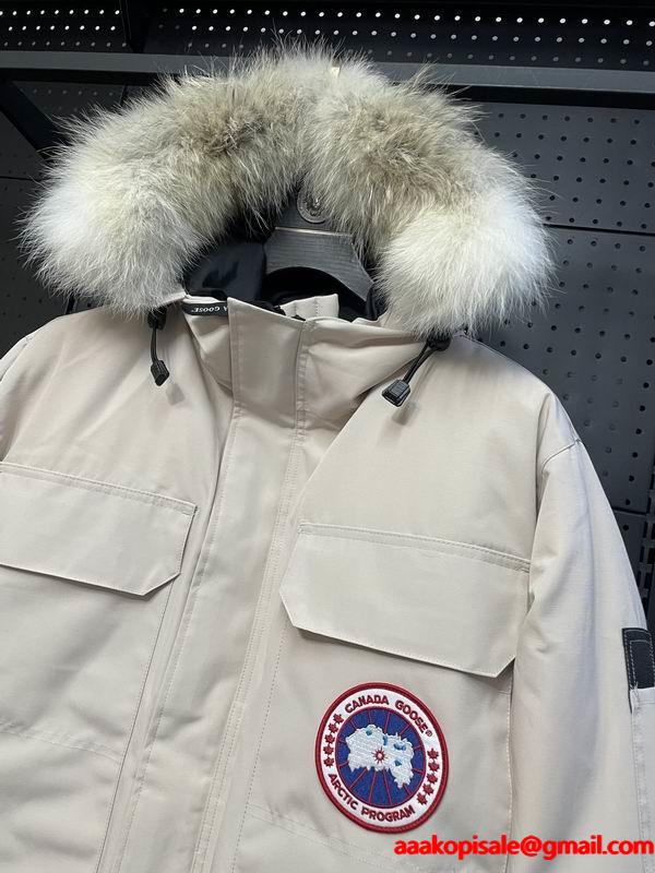 スモーキーグレージュ 2025秋冬 シンプル防寒ダウンジャケット カナダグース Canada Goose 偽物