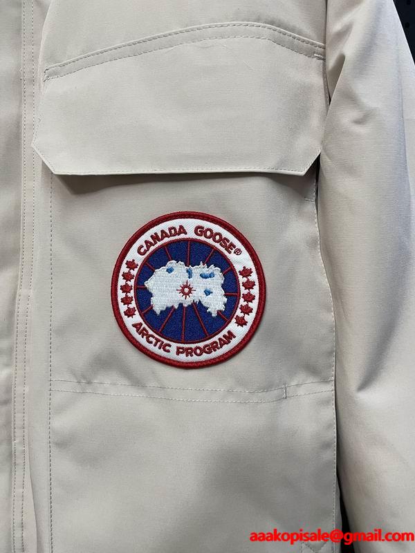 スモーキーグレージュ 2025秋冬 シンプル防寒ダウンジャケット カナダグース Canada Goose 偽物