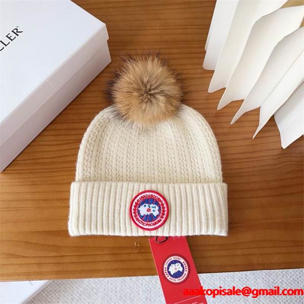 ふんわり秋冬新作 カナディアングース Canada Goose ポンポン帽子 スーパーコピー 高品質