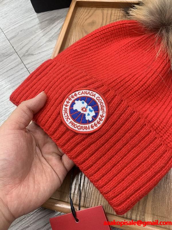 秋冬に映える上品グレー カナディアングース Canada Goose ニット帽 スーパーコピー N級