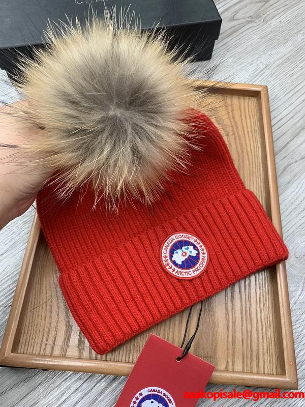 秋冬に映える上品グレー カナディアングース Canada Goose ニット帽 スーパーコピー N級