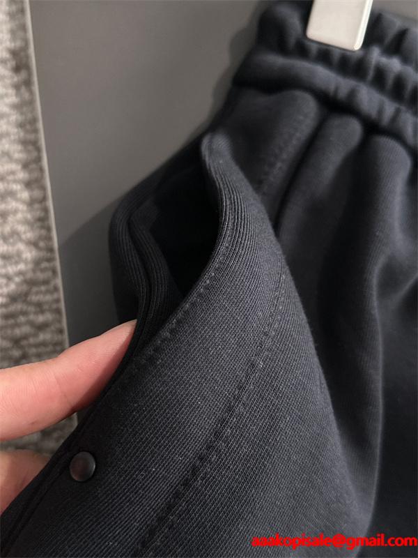 チャコールグレー シンプル バーバリー Burberry 偽物  秋冬ストレートパンツ さりげないロゴデザイン