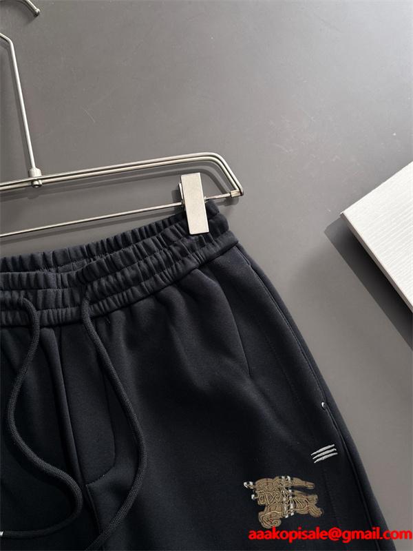 チャコールグレー シンプル バーバリー Burberry 偽物  秋冬ストレートパンツ さりげないロゴデザイン