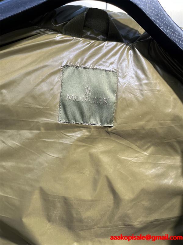 Moncler 冬の息抜き ホワイト 光沢感豊富 インナーカラーアクセント モンクレール コピー ダウンベスト