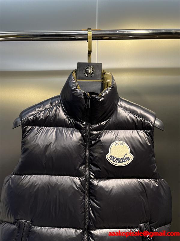 Moncler 冬の息抜き ホワイト 光沢感豊富 インナーカラーアクセント モンクレール コピー ダウンベスト