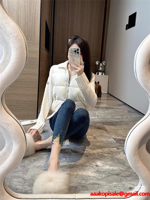 ホワイト ニット袖拼接 エレガントデザイン モンクレール コピー ダウンジャケット Moncler 冬の典雅