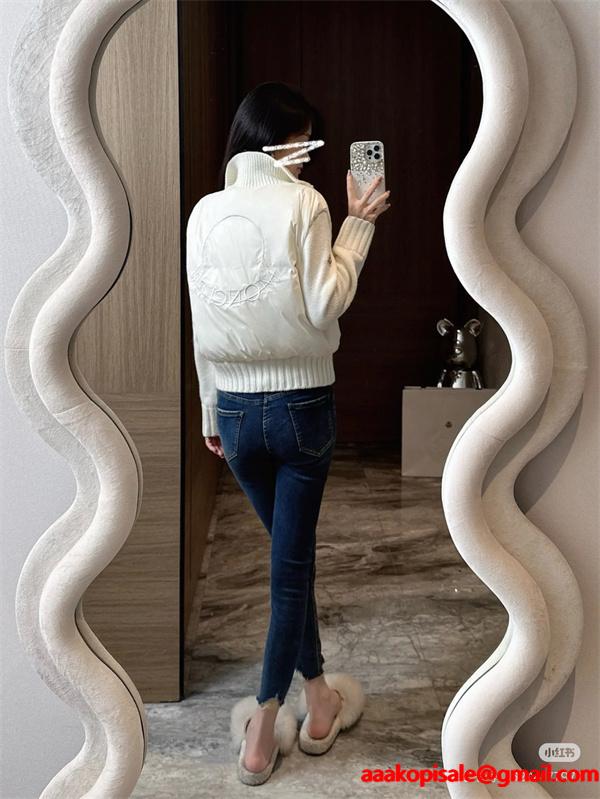 ホワイト ニット袖拼接 エレガントデザイン モンクレール コピー ダウンジャケット Moncler 冬の典雅