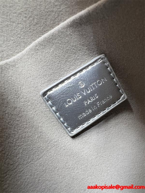 Louis Vuitton 冬の輝き シルバー 圧紋デザイン ボックス型 ルイヴィトン スーパーコピー ショルダーバッグ
