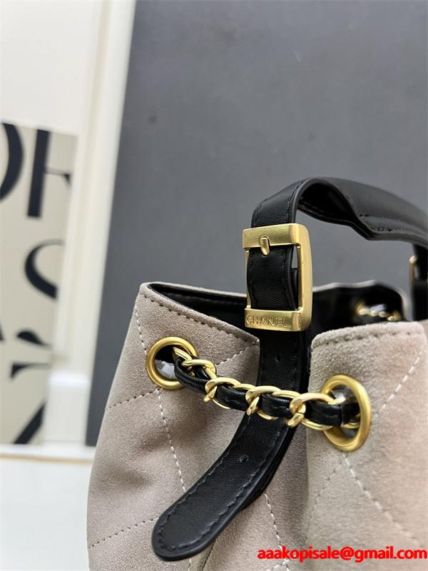ベージュ & ブラック コントラストデザイン チェーンアクセント シャネル 偽物 トートバッグ Chanel 2025秋冬