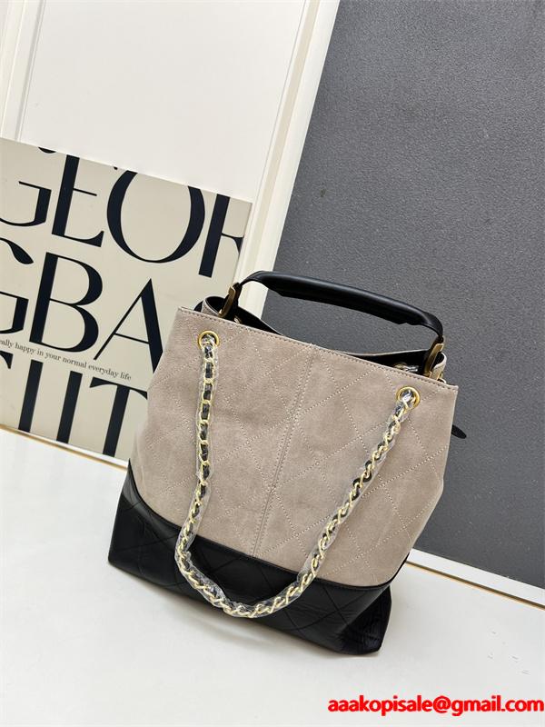 ベージュ & ブラック コントラストデザイン チェーンアクセント シャネル 偽物 トートバッグ Chanel 2025秋冬