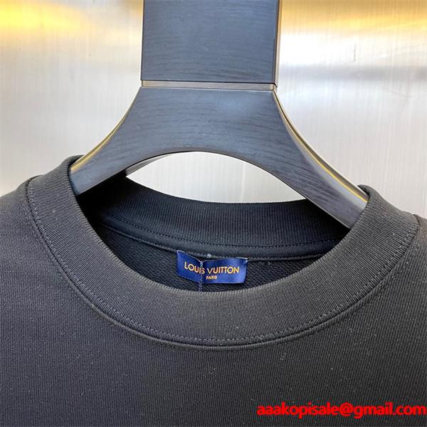 トレンド感抜群 おしゃれデザイン Louis Vuitton ルイヴィトン 偽物 ハート ロゴ パーカー ホワイト 