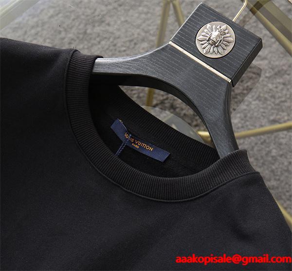 大人シック 上品スタイル Louis Vuitton ルイヴィトン 偽物 ポケットロゴ ブラック パーカー ホワイト 