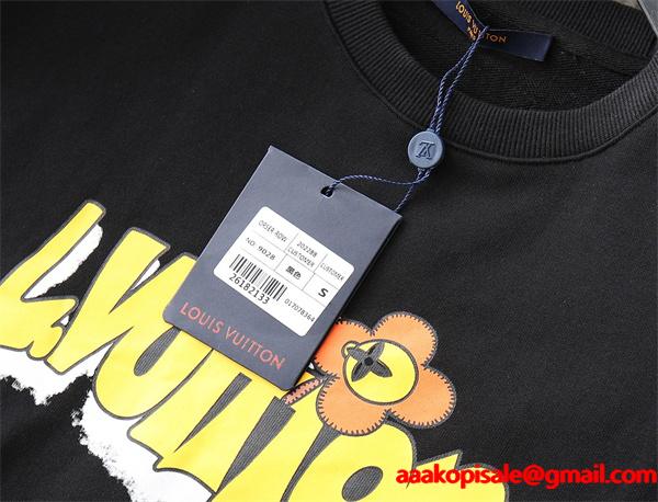 Louis Vuitton ルイヴィトン コピー ブラック ロゴパーカー 通販限定 2025秋冬人気 防寒トレンド 高級感