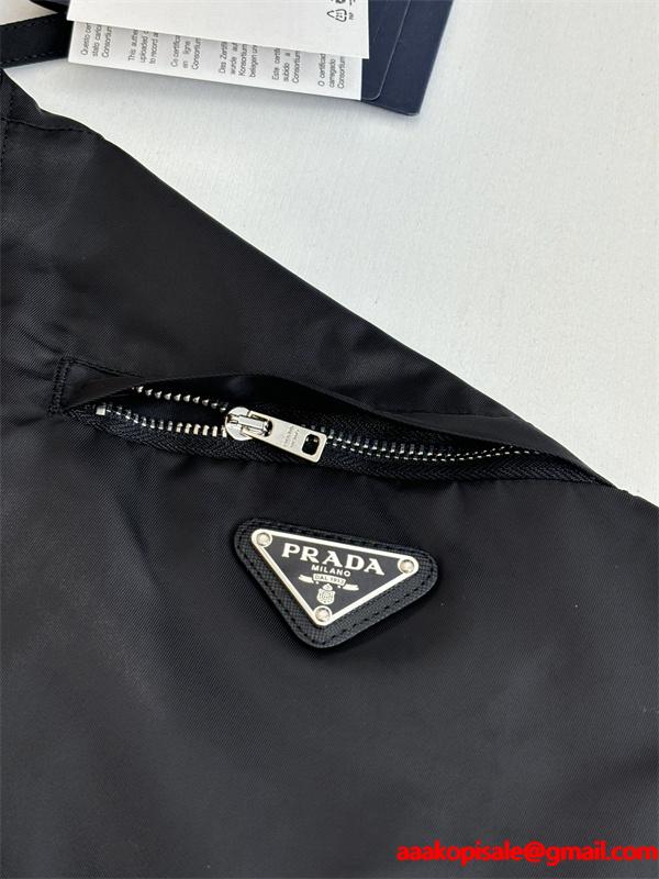 新作 ブラック ミニロゴデザイン 高品質 人気 スーパーコピー フードジャケット Prada プラダ 