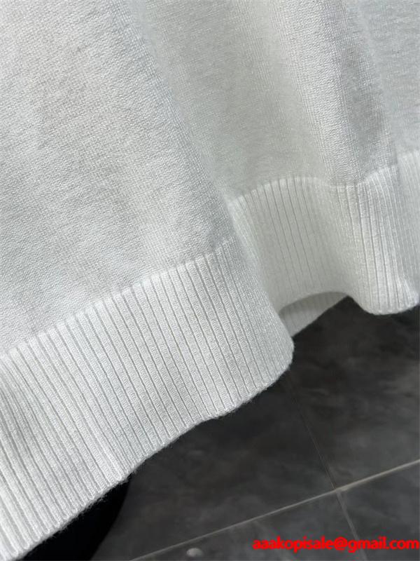 人気 ホワイト Prada プラダ ブラック トライアングルロゴ 売れ筋 上品  偽物 ニットセーター