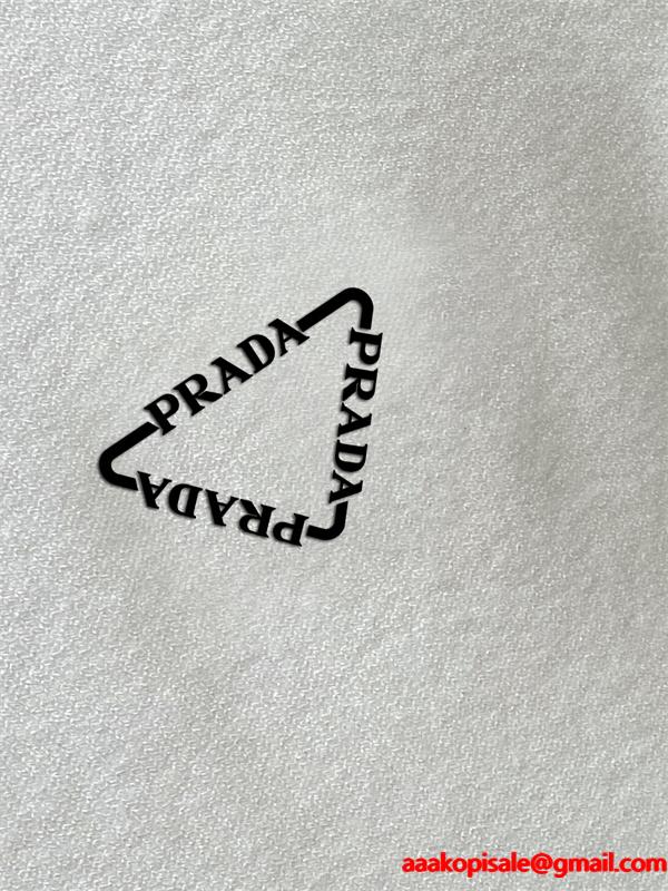 人気 ホワイト Prada プラダ ブラック トライアングルロゴ 売れ筋 上品  偽物 ニットセーター